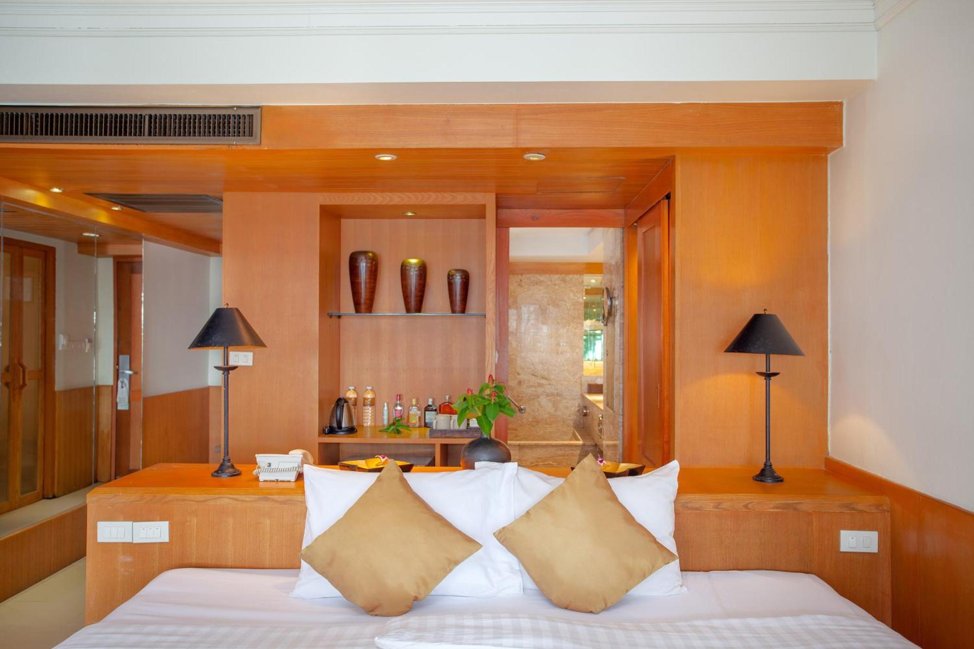普吉岛-瓶庐海景度假酒店 Phuket Pl Seaview Resort Patong Bagian luar foto