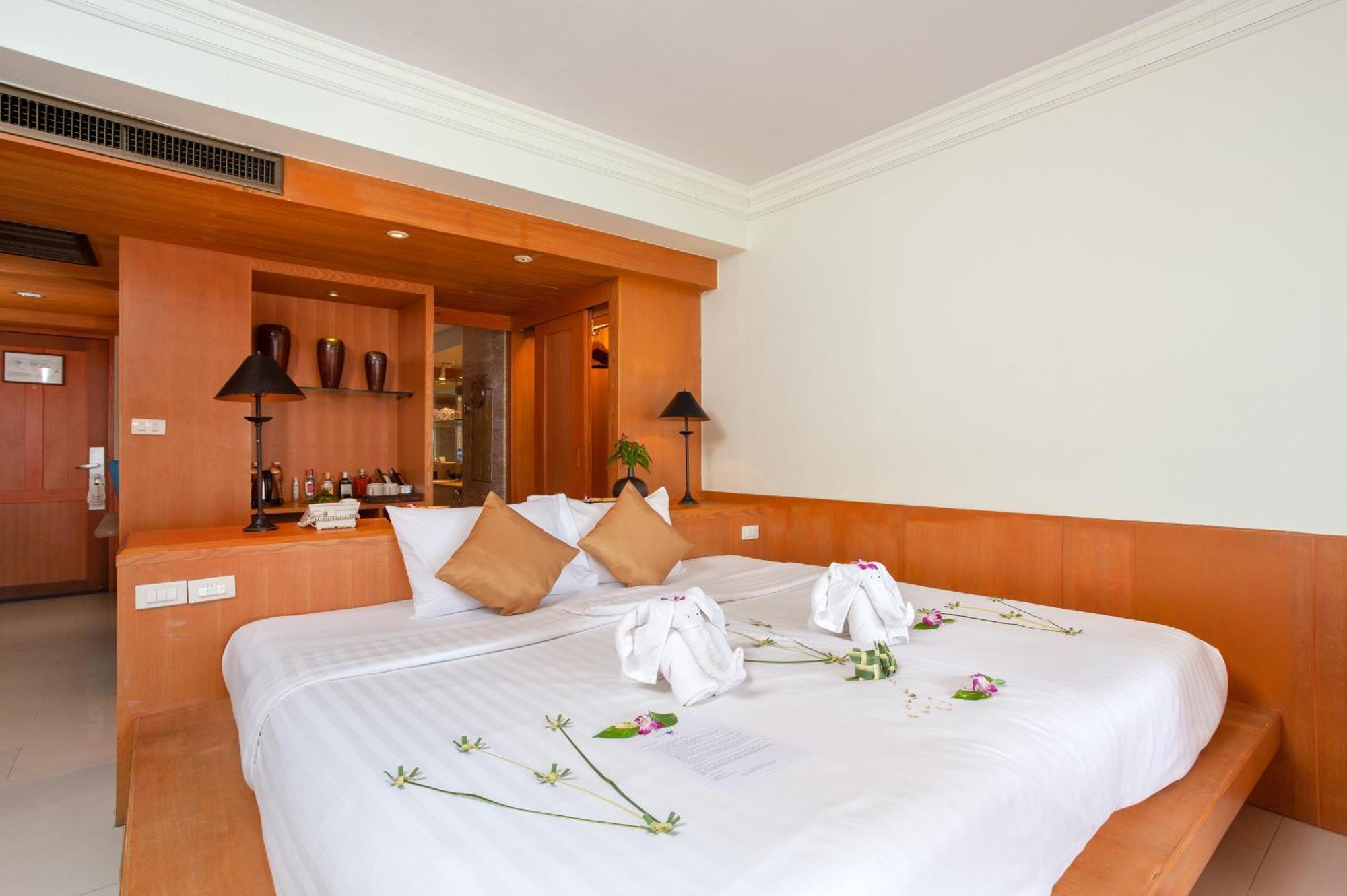 普吉岛-瓶庐海景度假酒店 Phuket Pl Seaview Resort Patong Bagian luar foto